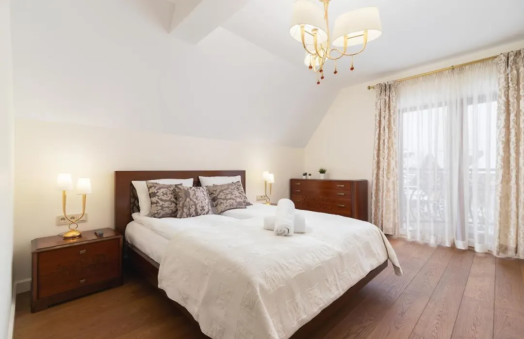 Apartament Lux Rezydencja Tatry by Renters Prestige-1